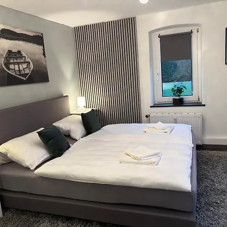 Schoene Mit Balkon Апартаменты *