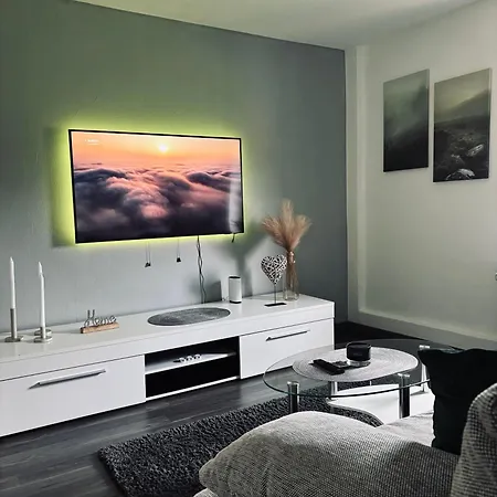 Schoene Mit Balkon Апартаменты *