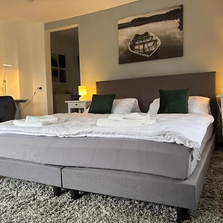 Schoene Mit Balkon *