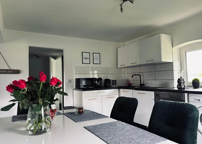 Schoene Mit Balkon Lejlighed