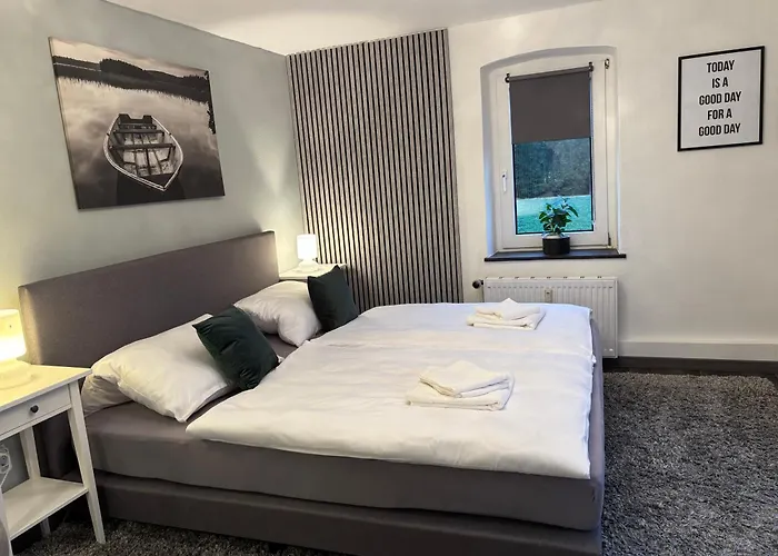 Schoene Mit Balkon Appartement *